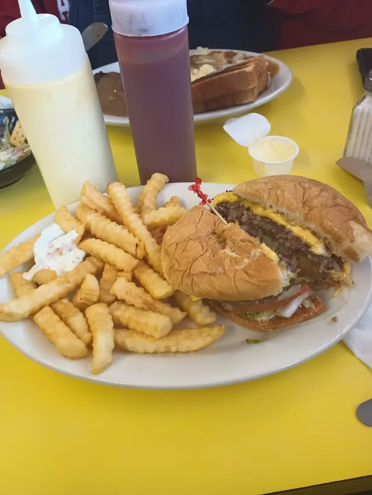 Cheeseburger with Fries